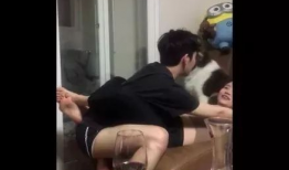 男上女下视频,男上女下视角下的情感互动瞬间